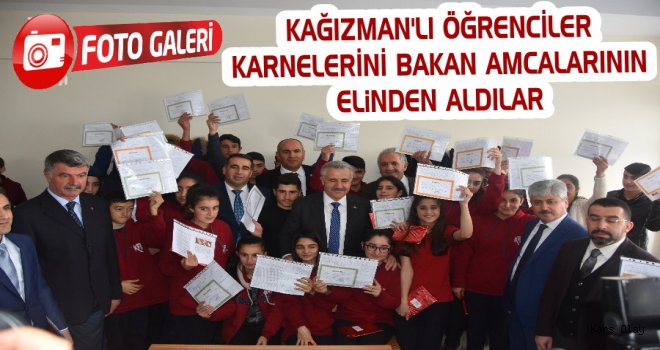 Kağızman'da Öğrenciler Karnelerini Bakan Arslan'ın Elinden aldı