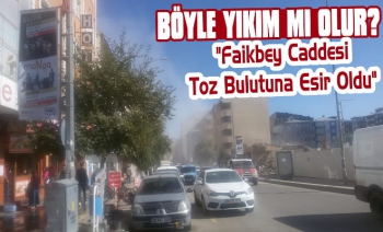 Kars’ta Bina Yıkımında Ortalık Toz Bulutu Oldu