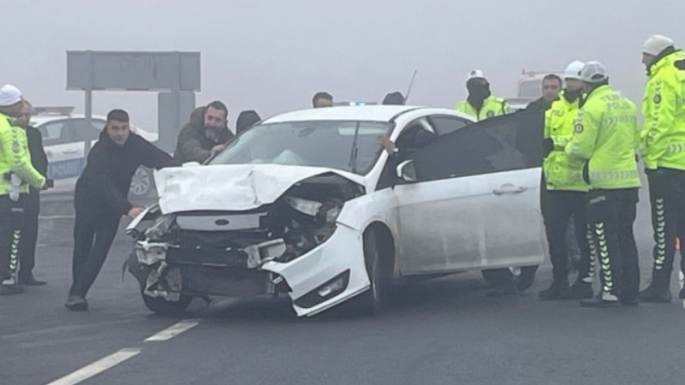 Kars'ta trafik kazası 1 polis memuru yaralandı