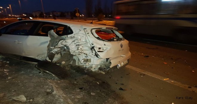 Kars'ta Trafik Kazası: 2 Yaralı